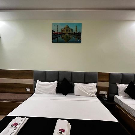 Taj Nice Point Manage By Taj Sunrise Group Агра Экстерьер фото