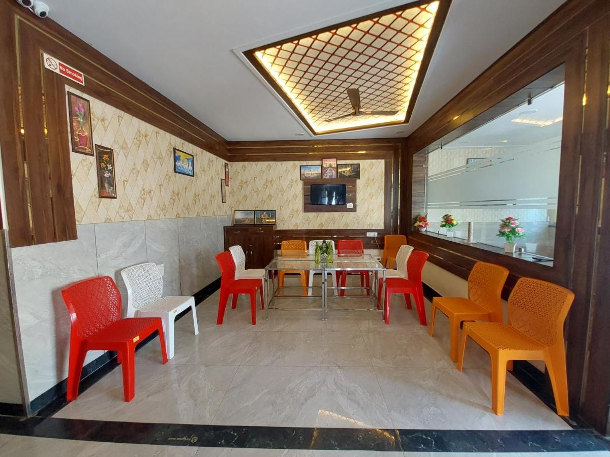 Taj Nice Point Manage By Taj Sunrise Group Агра Экстерьер фото