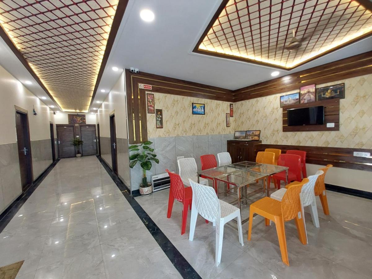 Taj Nice Point Manage By Taj Sunrise Group Агра Экстерьер фото