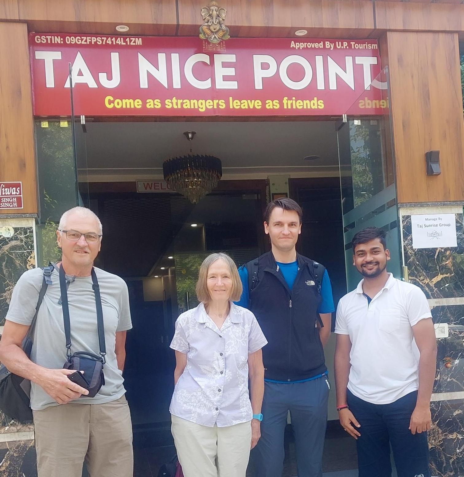 Taj Nice Point Manage By Taj Sunrise Group Агра Экстерьер фото