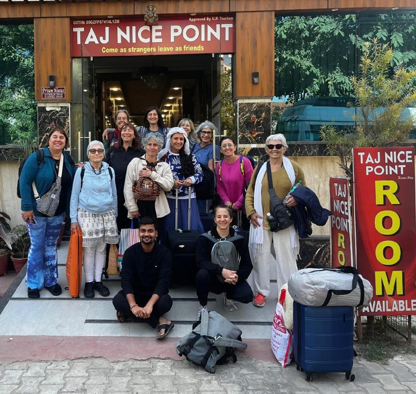 Taj Nice Point Manage By Taj Sunrise Group Агра Экстерьер фото